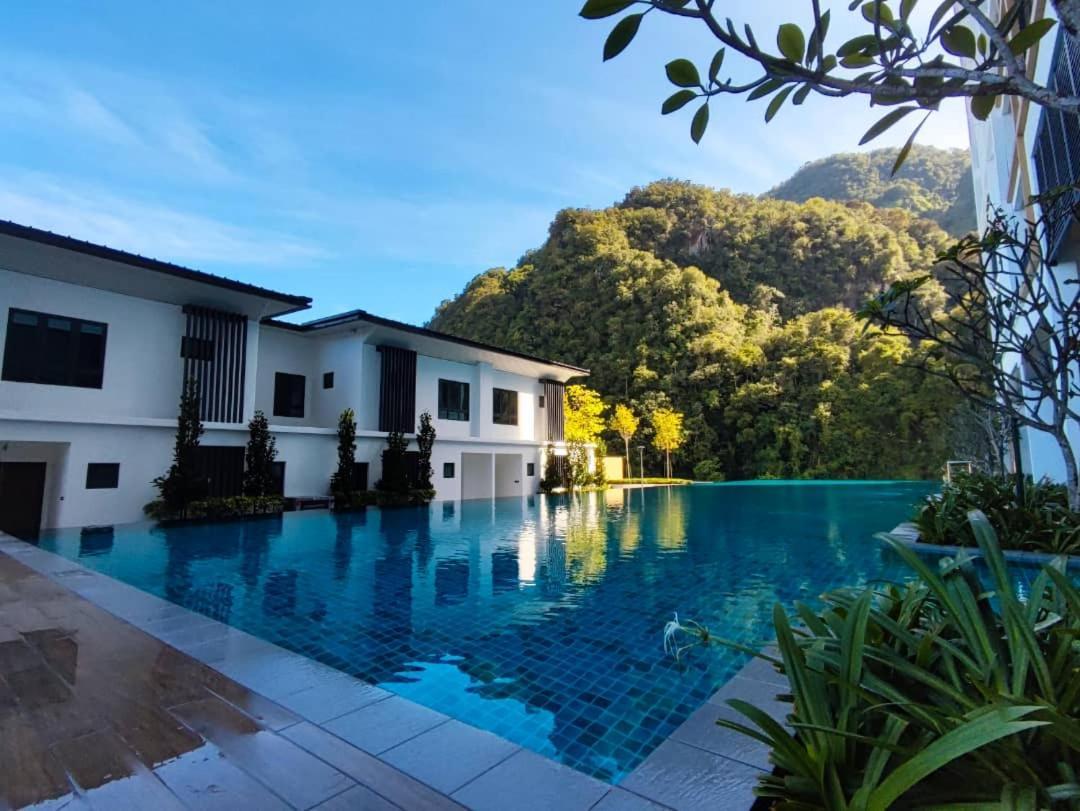 Sunway Onsen Hotspring Suite: Theme Park View For 8 * Ipoh