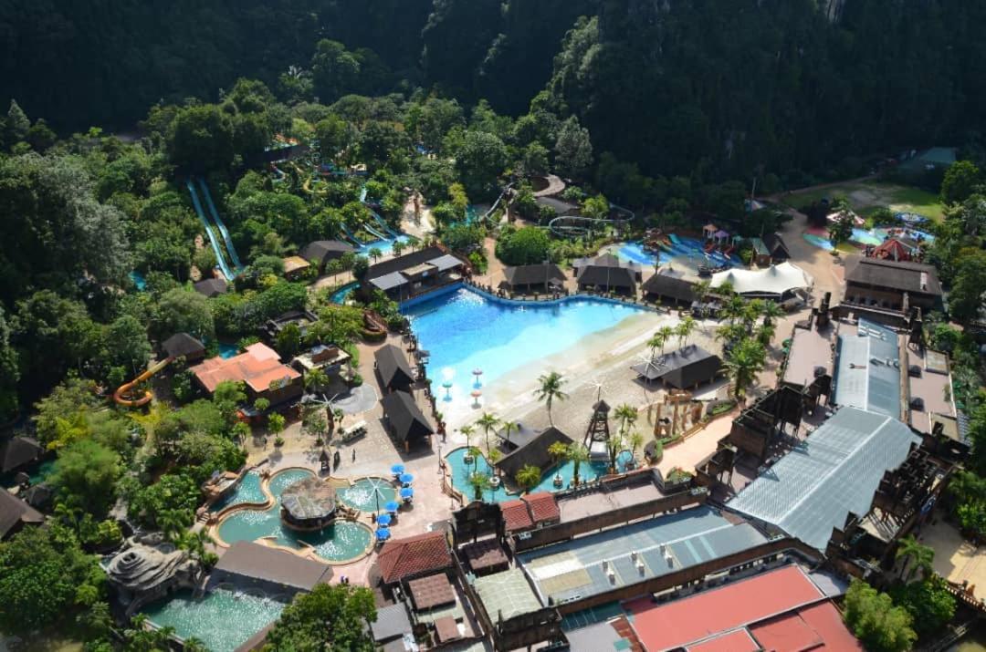Apartment Sunway Onsen Hotspring Suite: Theme Park View For 8 Ipoh