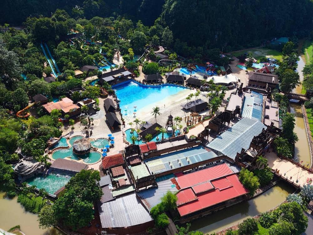 Sunway Onsen Hotspring Suite: Theme Park View For 8 Ipoh