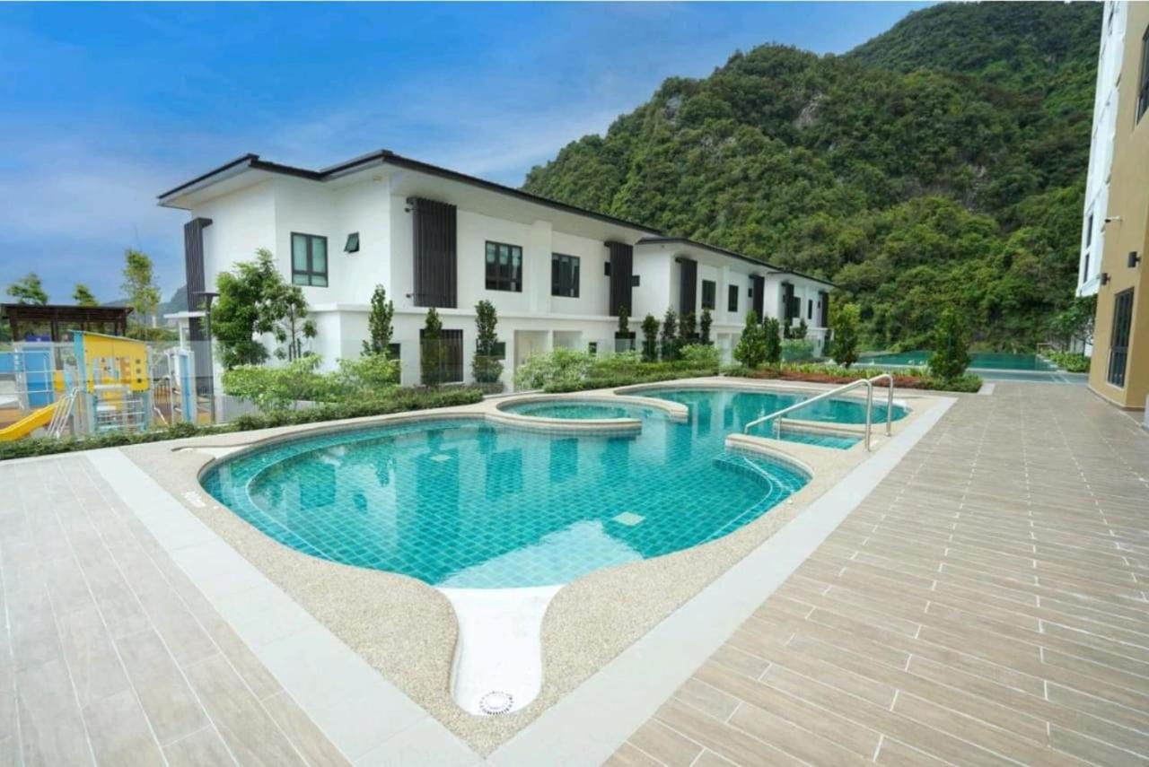 Sunway Onsen Hotspring Suite: Theme Park View For 8 Ipoh